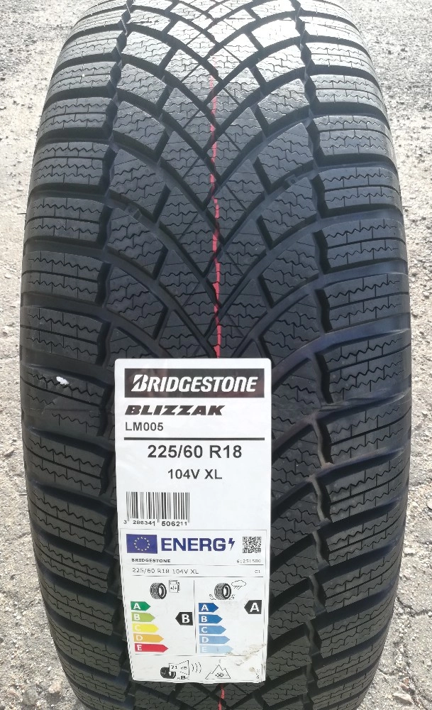 Автошина BRIDGESTONE BLIZZAK LM005 фото