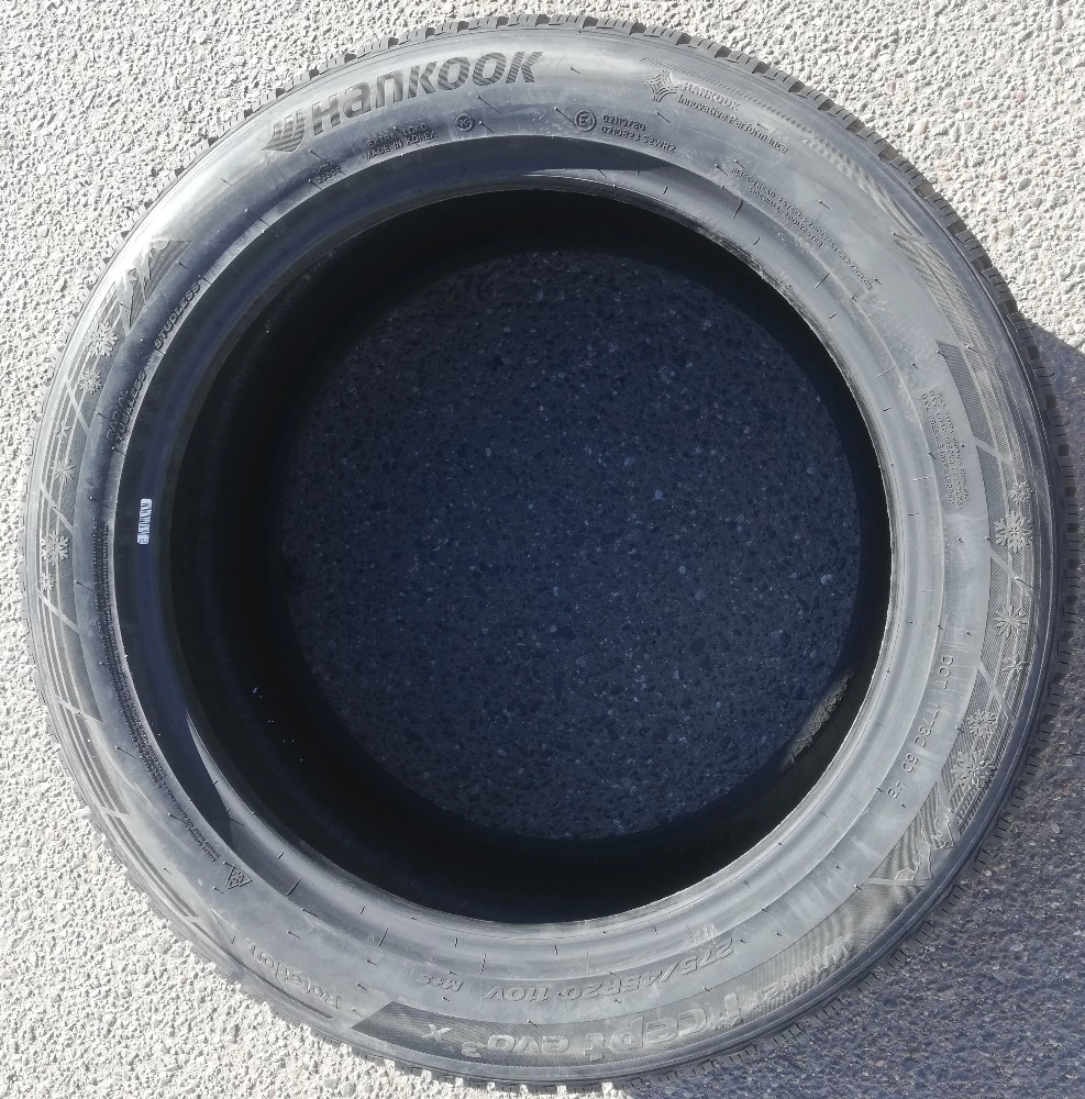 Покрышка HANKOOK WINTER I*CEPT EVO3 W330A SUV — протектор