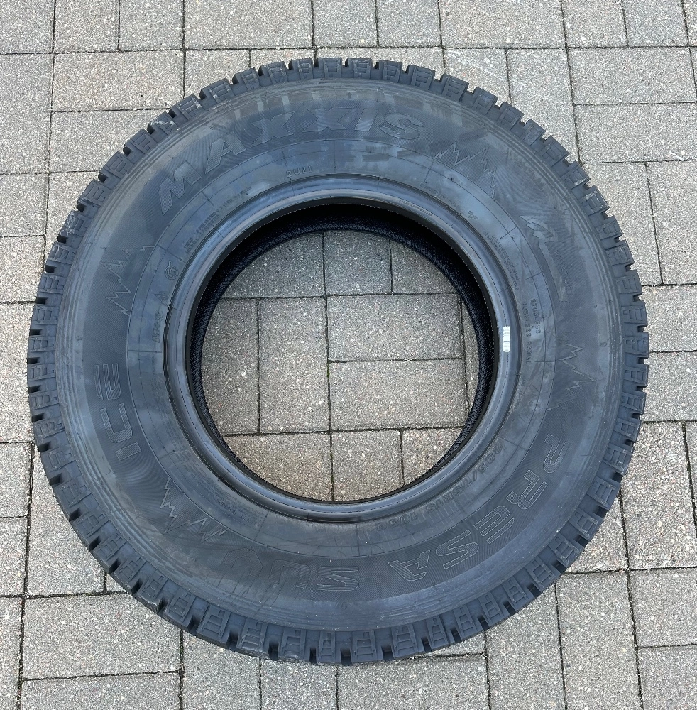 Покрышка MAXXIS PRESA ICE SUV SS-01 — протектор