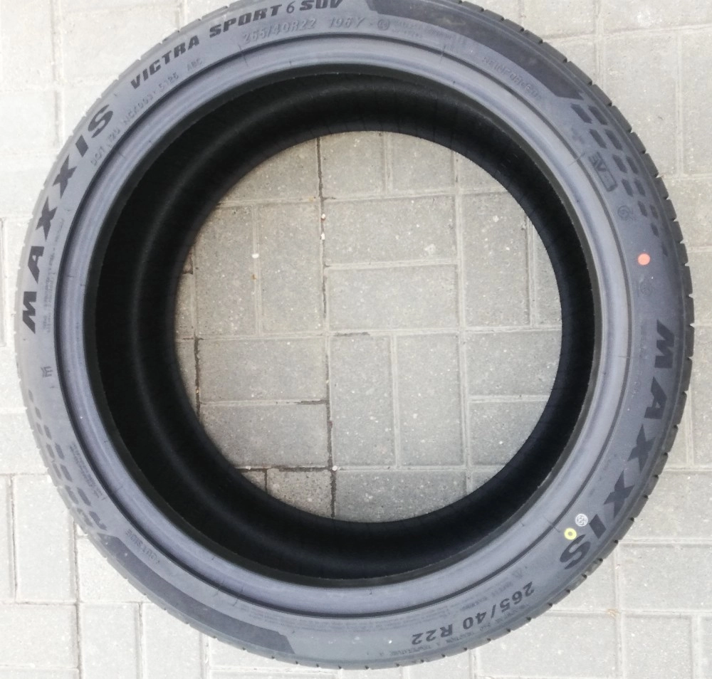 Покрышка MAXXIS VICTRA SPORT SUV VS6 — протектор