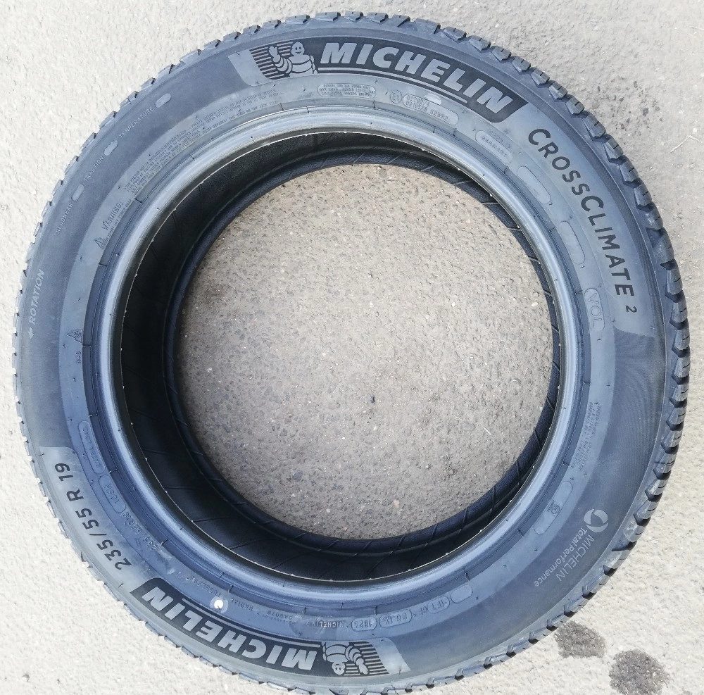 Покрышка MICHELIN CROSSCLIMATE 2 — протектор