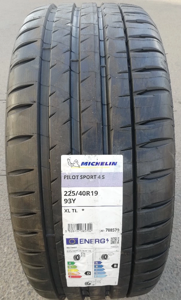 Покрышка MICHELIN PILOT SPORT 4 S фото 1
