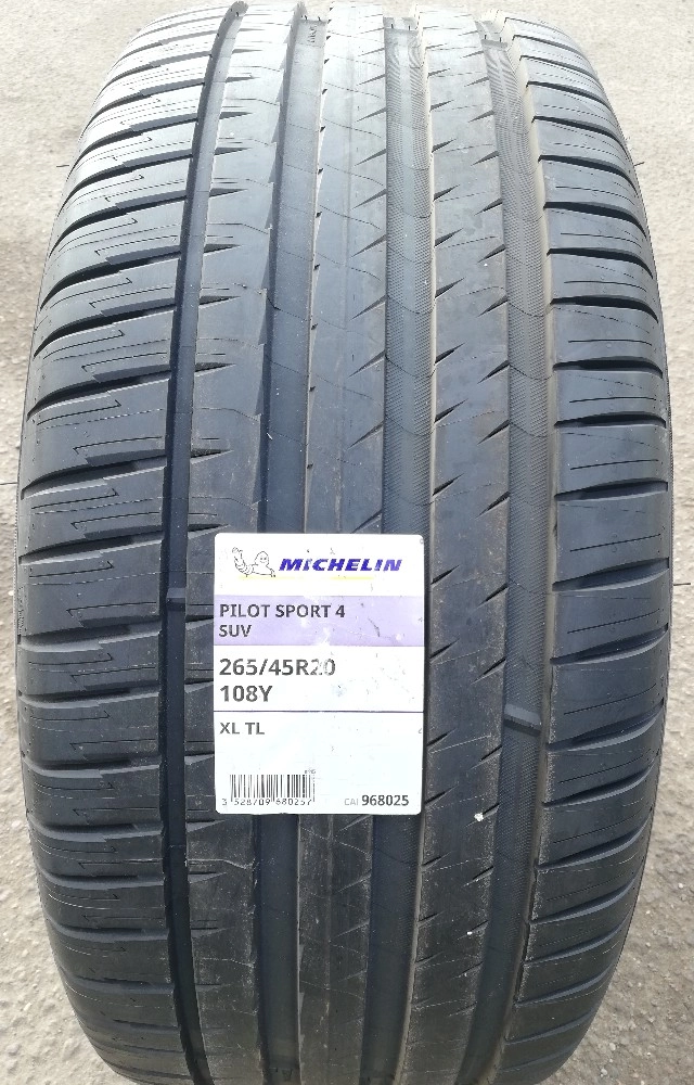 Покрышка MICHELIN PILOT SPORT 4 SUV — протектор