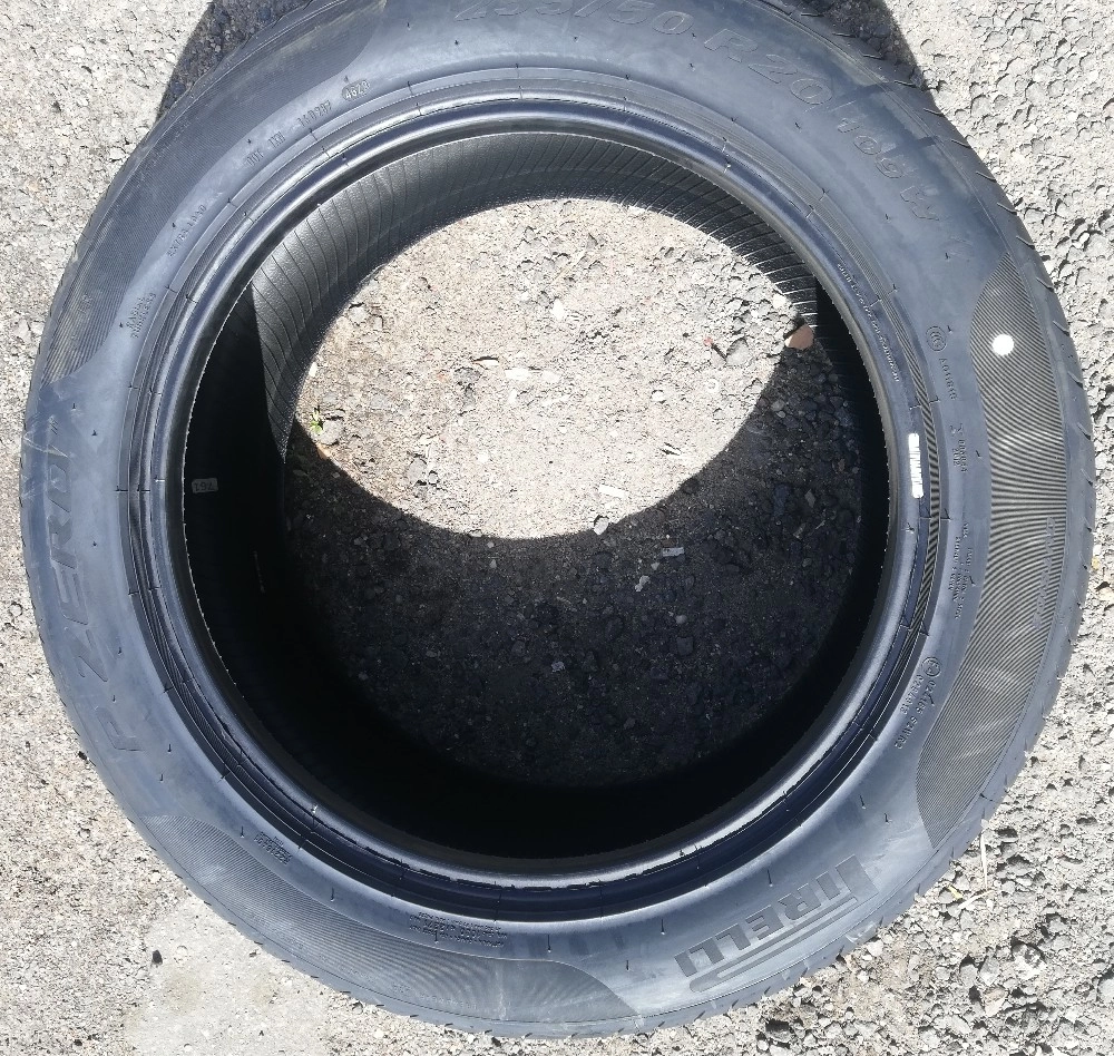 Покрышка PIRELLI P ZERO — протектор